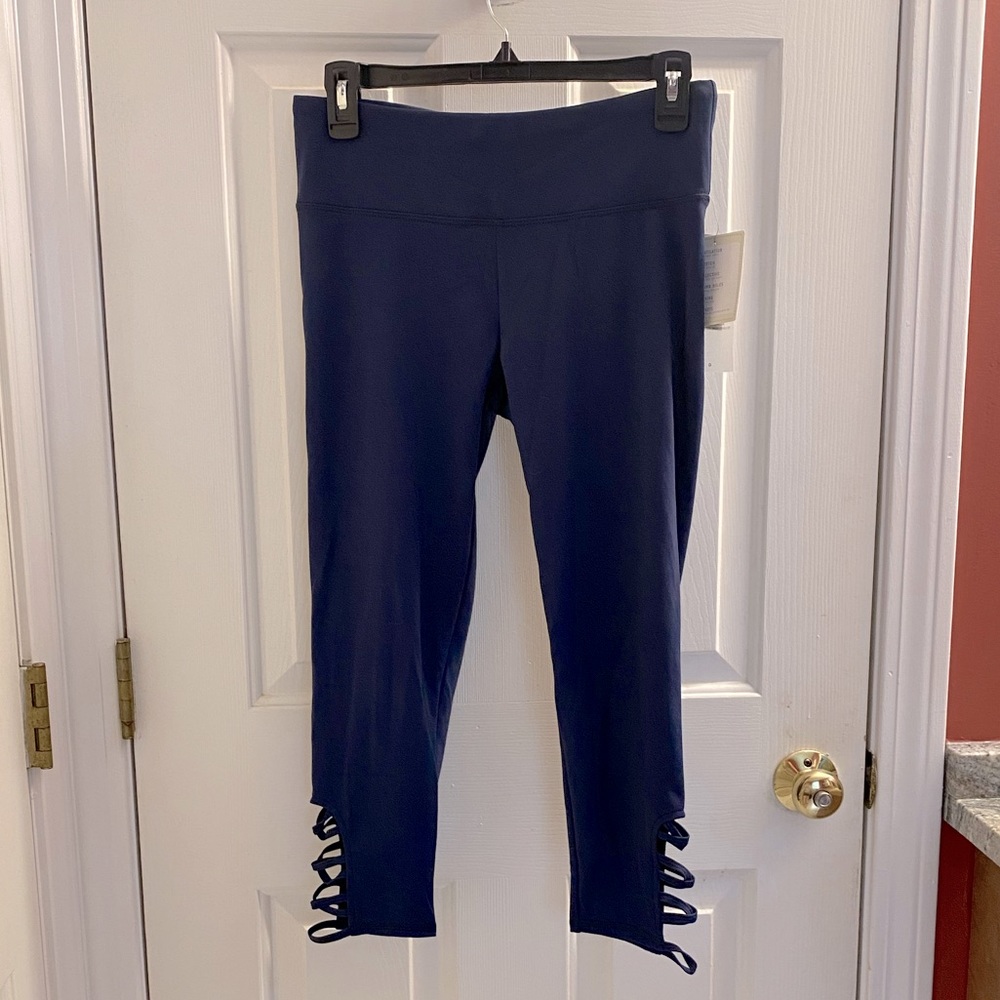 Threads 4 Thought Blue cropped Leggings Size Medium